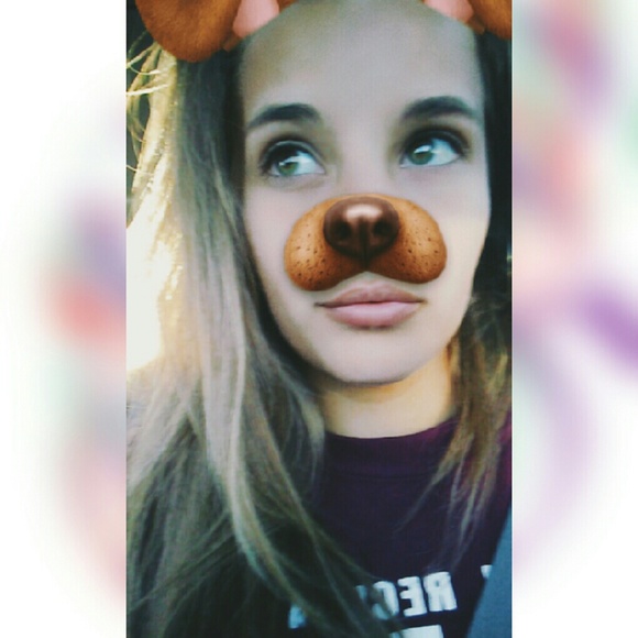 Profile Picture of Kaylee Hommertzheim (@kaylee200218) on Poshmark