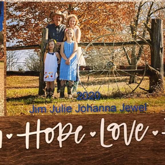 Profile Picture of Julie Roberts (@julesmules) on Poshmark