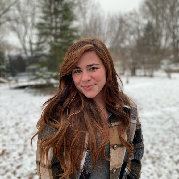 Profile Picture of Hope Hacker (@hoophacker) on Poshmark