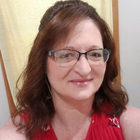 Profile Picture of Jessica Frevert (@jessicafrevert) on Poshmark