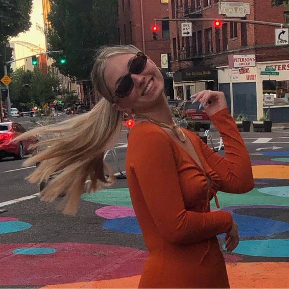 Profile Picture of Kelly Heintz peterson (@notagto) on Poshmark