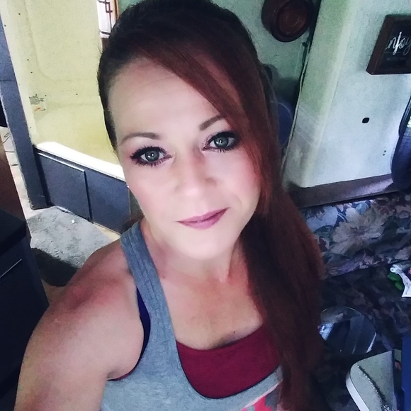 Profile Picture of Mandy Grier (@mandyandthomas) on Poshmark