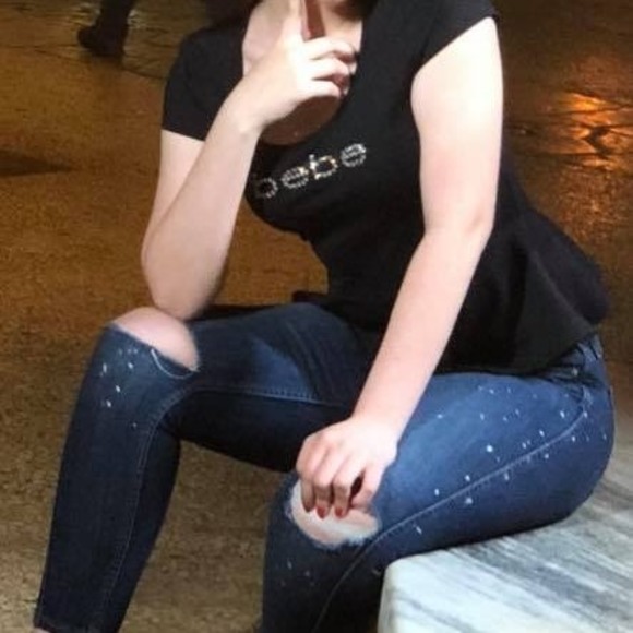 Profile Picture of Lorien Baena (@lorienbaena) on Poshmark