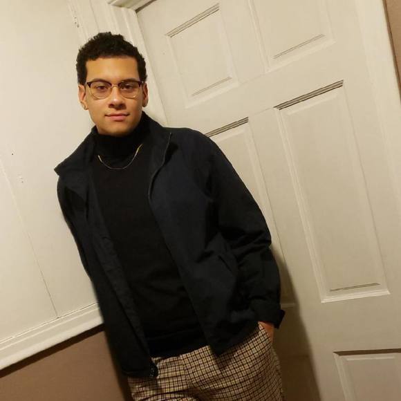 Profile Picture of Jared Lopez (@lopezjared1999) on Poshmark