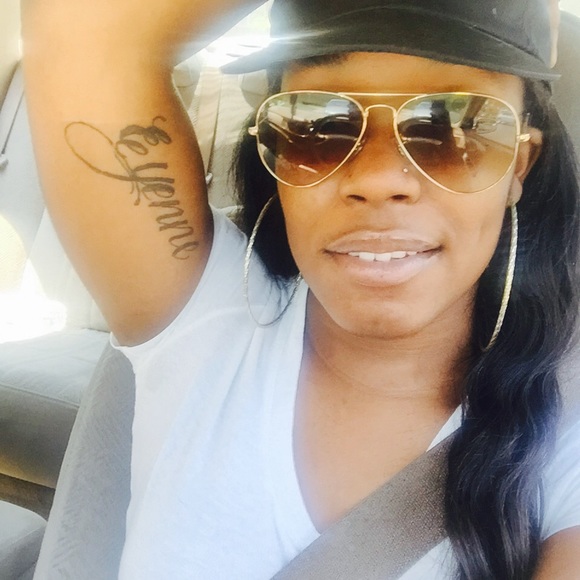 Profile Picture of Alexandria Holbert (@loveexclusive) on Poshmark