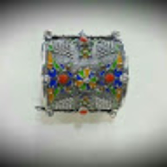 Rima Rima - Poshmark Profile Picture of Rima Rima (@rimalamari06) on Poshmark