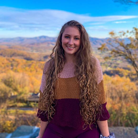 Profile Picture of Samantha Shedden (@samcshedden) on Poshmark