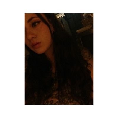 Profile Picture of Daniela (@danielamich222) on Twitter