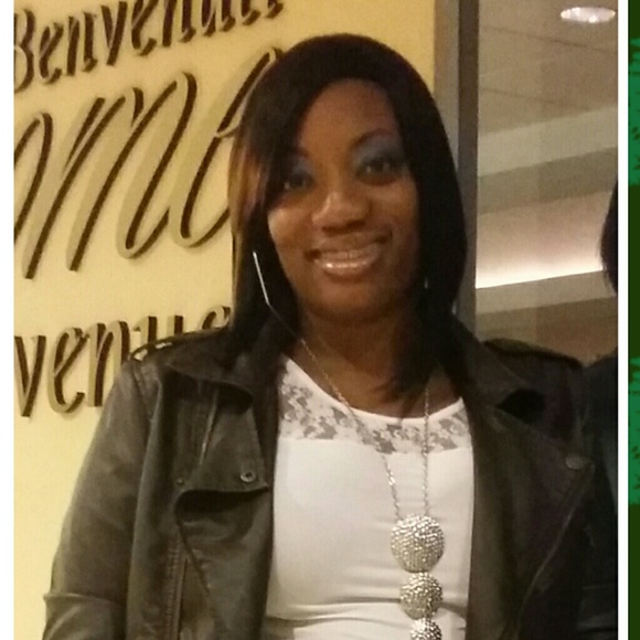 Profile Picture of Tiffany Hayes (@tiffjones37) on Poshmark