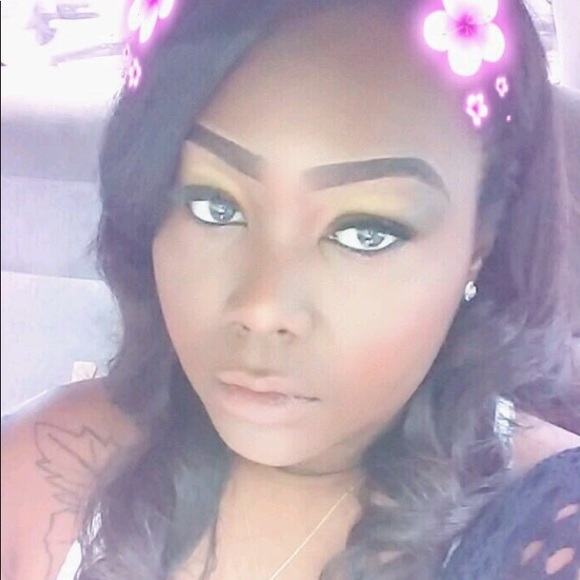 Profile Picture of Shae Thomas (@maulauy12) on Poshmark