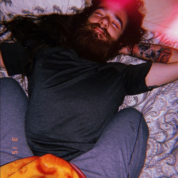 Profile Picture of Andrew Willoughby (@willoughby_xxii) on Poshmark