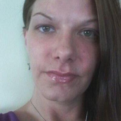Profile Picture of Lisa Schuster (@shoehoney777) on Twitter