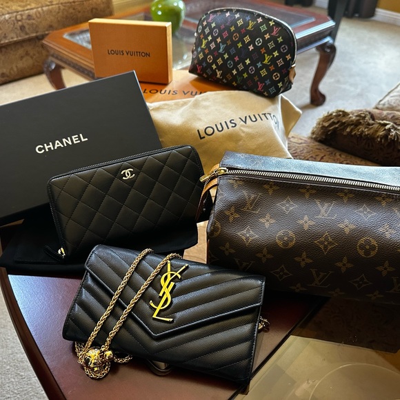 Profile Picture of Mimis_luxuryfinds Mimibellel (@mimibellel) on Poshmark