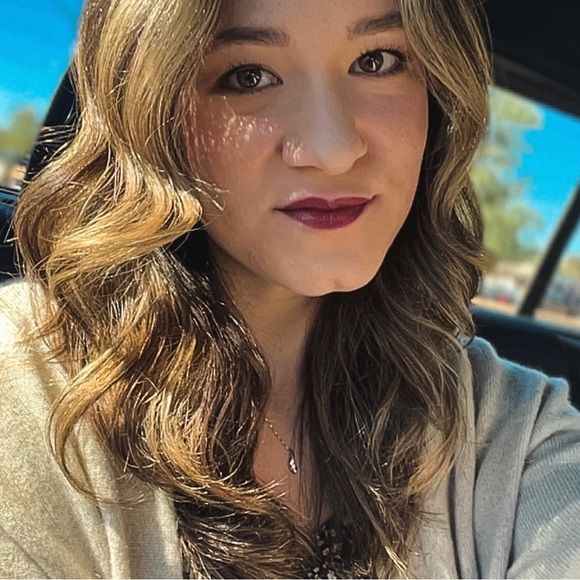 Profile Picture of Jasmyn Vandiver (@vandiverjasmyn) on Poshmark