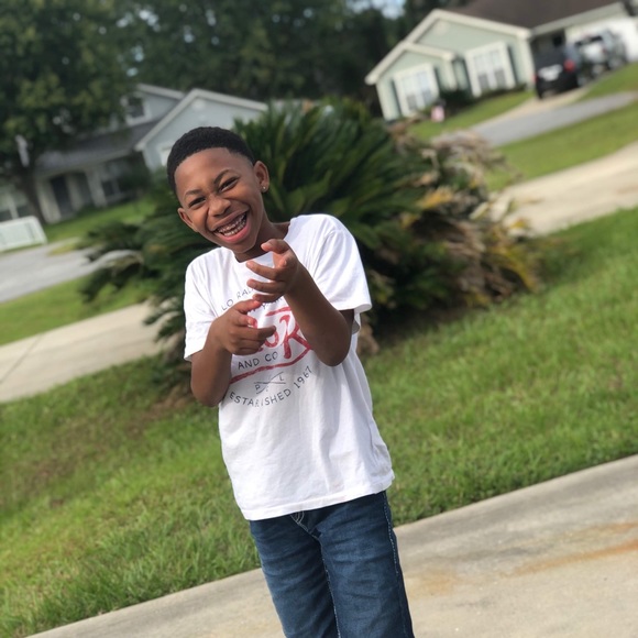 Duraevion Saddler - Poshmark Profile Picture of Duraevion Saddler (@iamsmoove359) on Poshmark