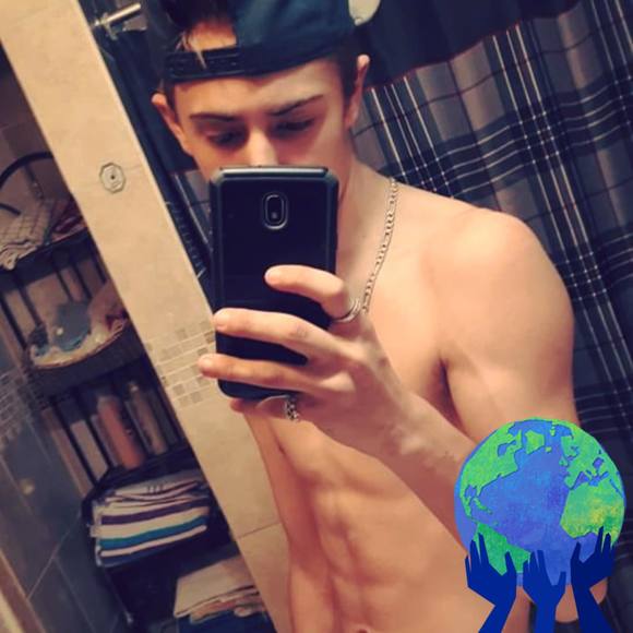 Profile Picture of Caleb Potter (@caleb_potter) on Poshmark