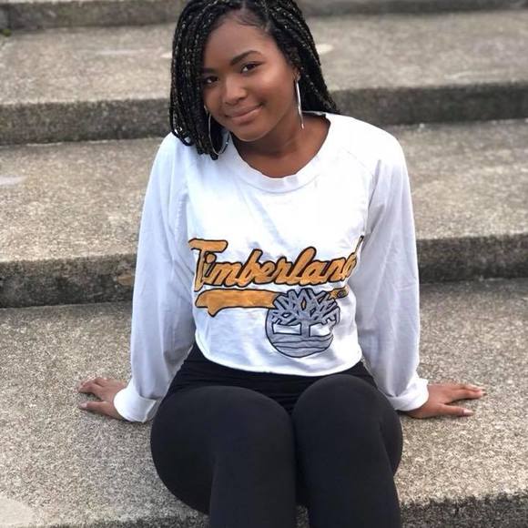 Profile Picture of Joyce Graham (@joyce2018) on Poshmark