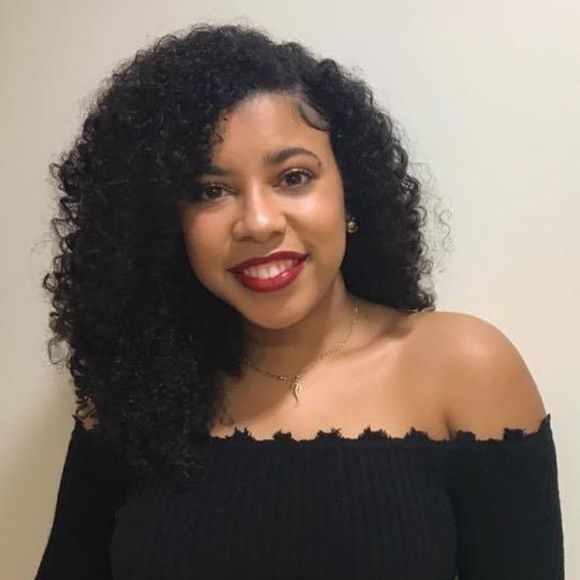 Profile Picture of Juliana Soares (@julianajoy18) on Poshmark