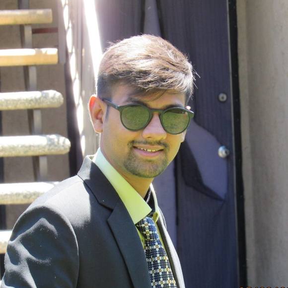 Profile Picture of Darshil Shah (@darshilshah1000) on Poshmark