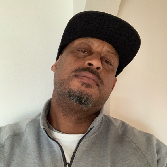 Profile Picture of Kevin Majors (@kevin_majors) on Poshmark