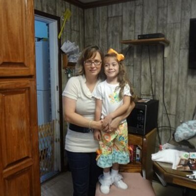Profile Picture of Lori Gary (@lorigary6) on Twitter