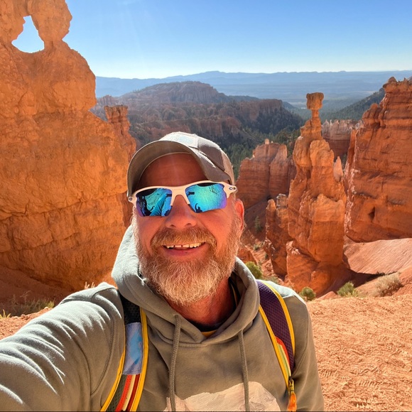 Profile Picture of Robert Keesee (@keeseekorner) on Poshmark
