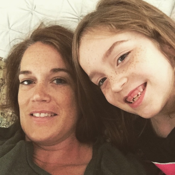 Profile Picture of Amanda Reiser (@alreiser) on Poshmark