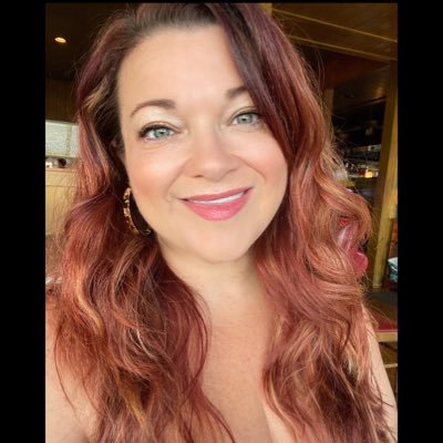 Profile Picture of ☠️☠️CrystalTheBruce🧜🏻‍♀️🧜🏻‍♀️ (@CrystalTheBruce) on Twitter