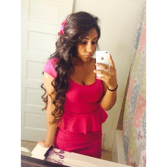 Profile Picture of Abella Saavedra (@abellaaaa) on Poshmark