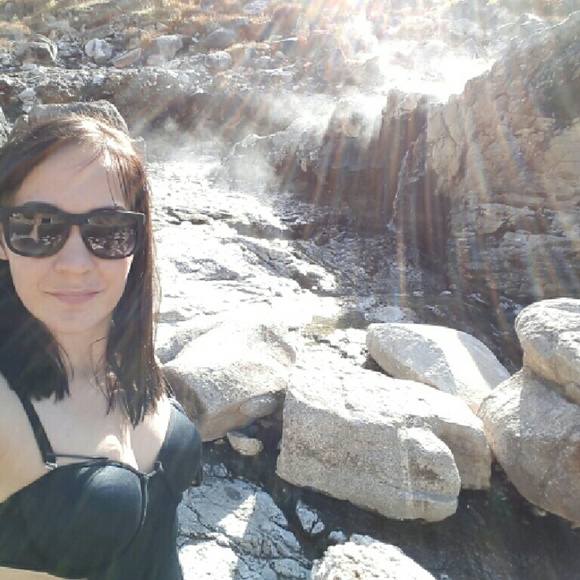 Profile Picture of Lisa Hayes (@lisapurplehaze) on Poshmark