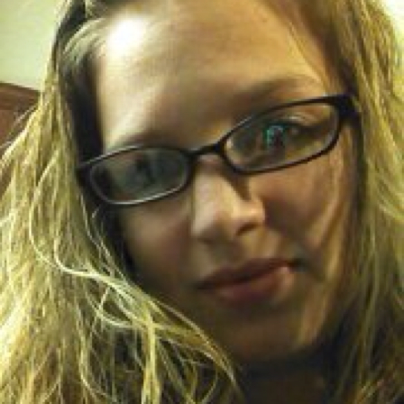 Profile Picture of Whitney Fladung (@wsmith) on Poshmark