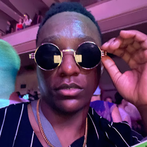 Profile Picture of Kevin Mugwagwa (@muggyfi) on Poshmark
