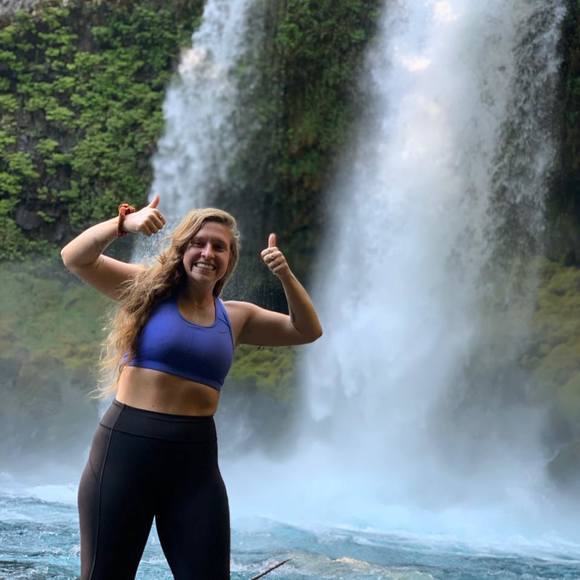 Profile Picture of Alyssa Miele (@alyssamiele) on Poshmark