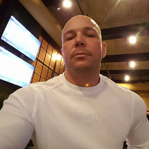 Profile Picture of Thomas Hoffmann (@tgh742004) on Poshmark