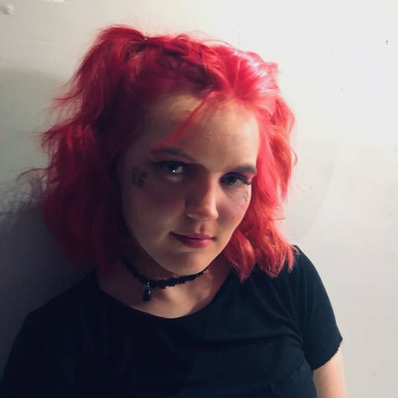 Profile Picture of Jessica Knell (@jessicaknell) on Poshmark