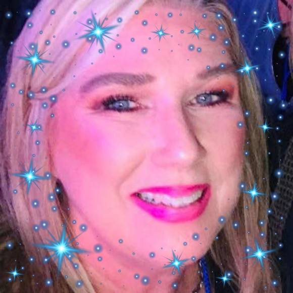 Profile Picture of Phyllis Hamilton (@plhamilt) on Poshmark