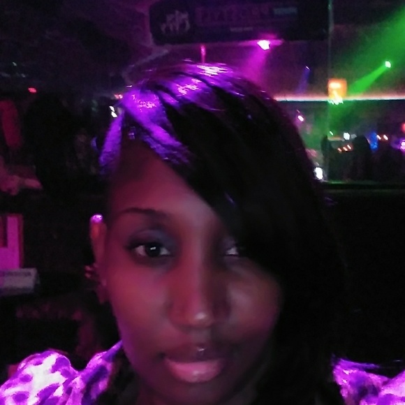 Profile Picture of Rashemah Quinn (@rashemahq) on Poshmark