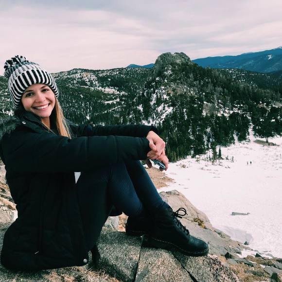 Profile Picture of Rachel Tullar (@racheltullar) on Poshmark