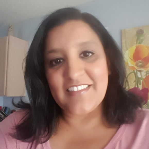 Profile Picture of Christy Alejos (@calejos77) on Poshmark