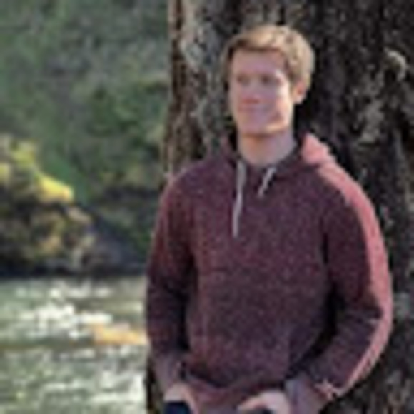 Profile Picture of Joshua Andersen (@joshuaanders930) on Poshmark