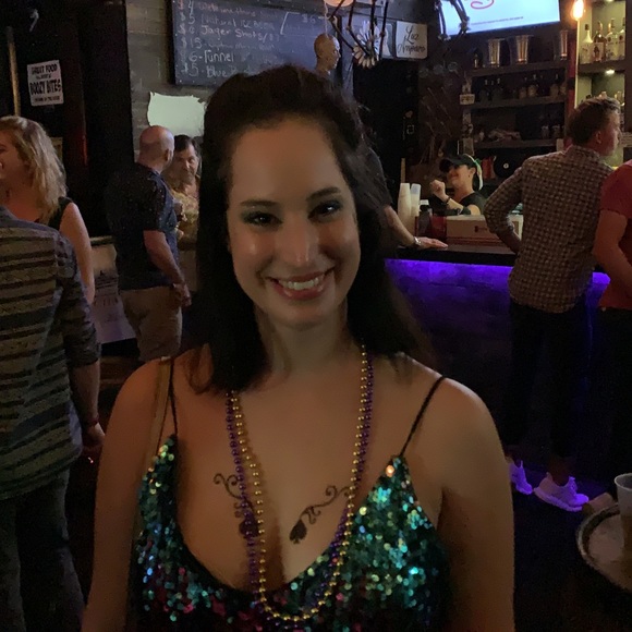 Profile Picture of Samantha Capper (@sammycapper) on Poshmark