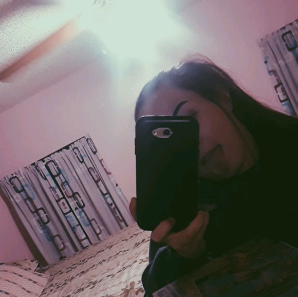 Profile Picture of Emily Prestia (@rxseem02) on Poshmark