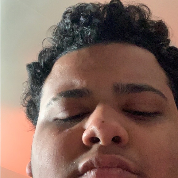 Profile Picture of Andy Irizarry (@andyirizarry4) on Poshmark