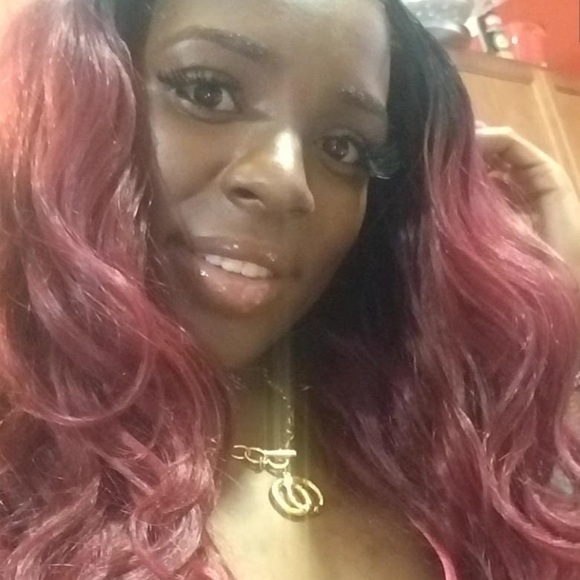 Profile Picture of Zakiya Demmings (@kiyapp) on Poshmark