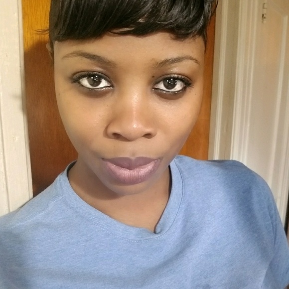 Profile Picture of Nakisha Bogle (@nickky23) on Poshmark