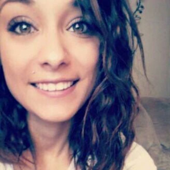 Profile Picture of Alex Antolin (@alexantolin) on Poshmark