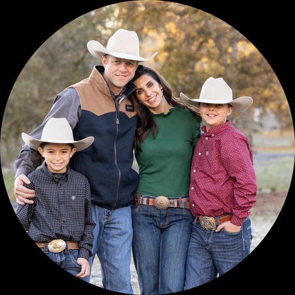 Profile Picture of Jami Hirdes (@jmarie343) on Poshmark