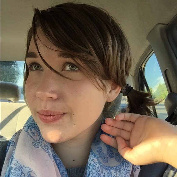 Profile Picture of Annika Kohrt (@nniknak) on Poshmark