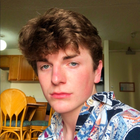 Profile Picture of Addison Johnson (@addisonhjohnson) on Poshmark