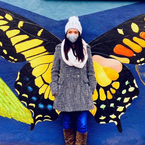 Profile Picture of Roxy Perry (@roxyperry) on Poshmark